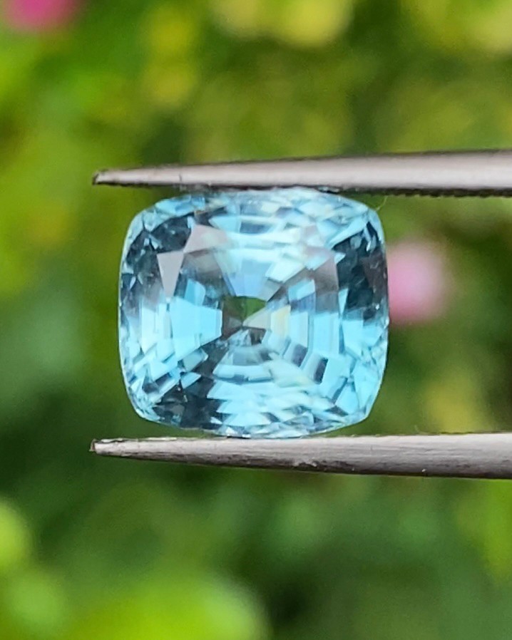 เพทาย Natural Zircon
