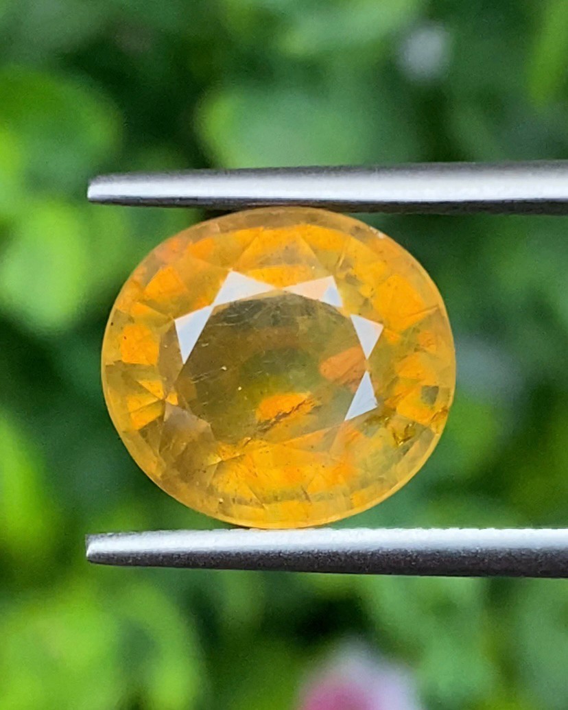 บุษราคัม (Yellow Sapphire)