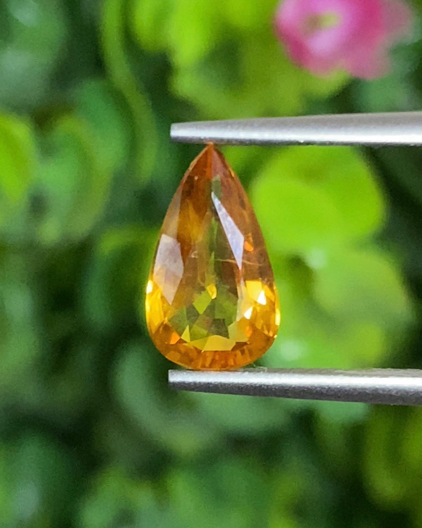 บุษราคัม (Yellow Sapphire)