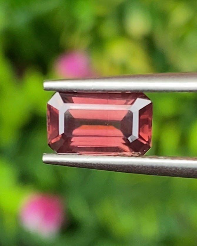 เพทาย Natural Zircon