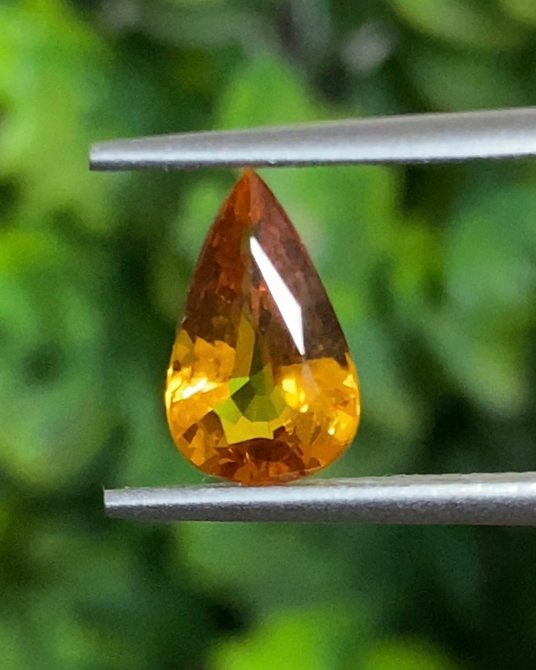 บุษราคัม (Yellow Sapphire)