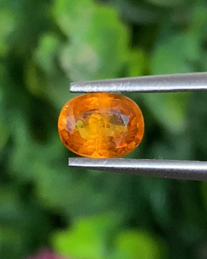 บุษราคัม (Yellow Sapphire)