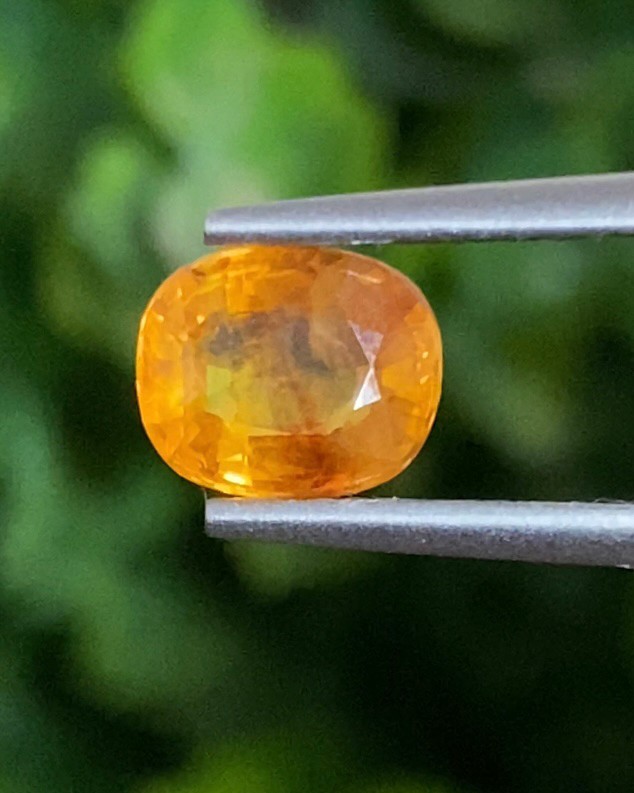บุษราคัม (Yellow Sapphire)