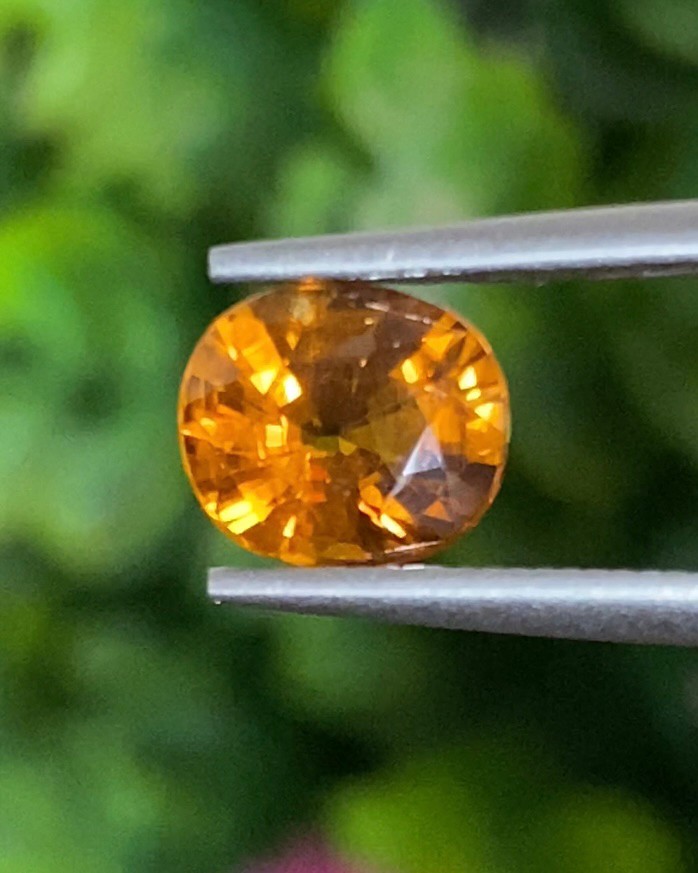 บุษราคัม (Yellow Sapphire)
