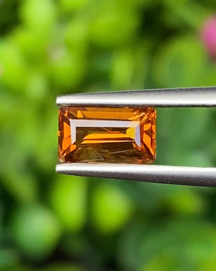 บุษราคัม Natural Yellow Sapphire