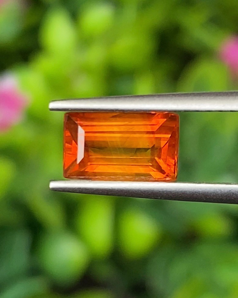 บุษราคัม Natural Yellow Sapphire