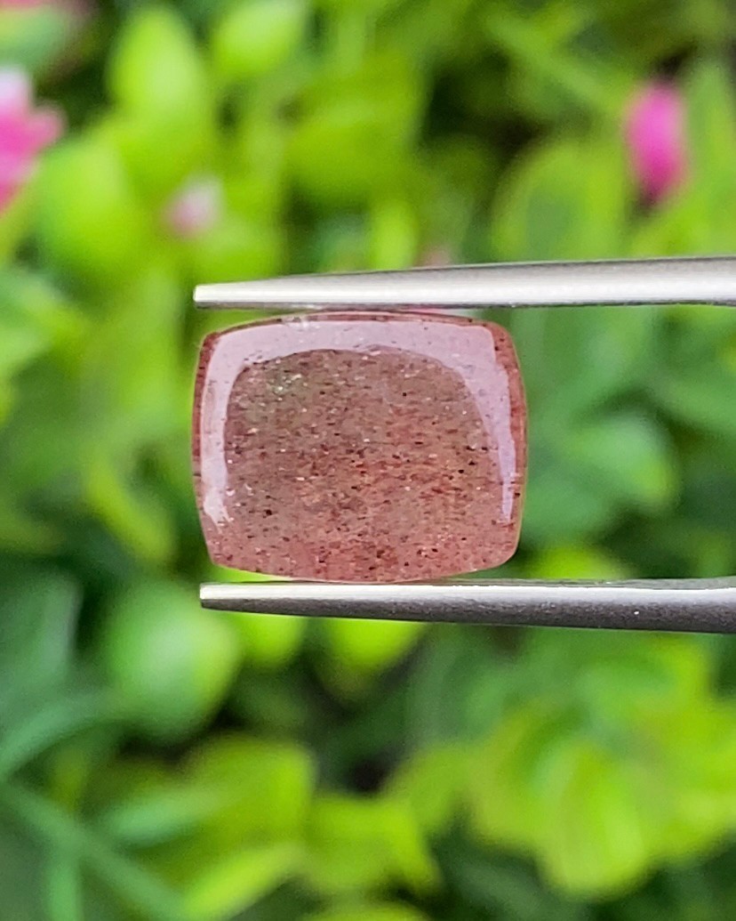 สตอเบอรี่ ควอตซ์ Strawberry Quartz