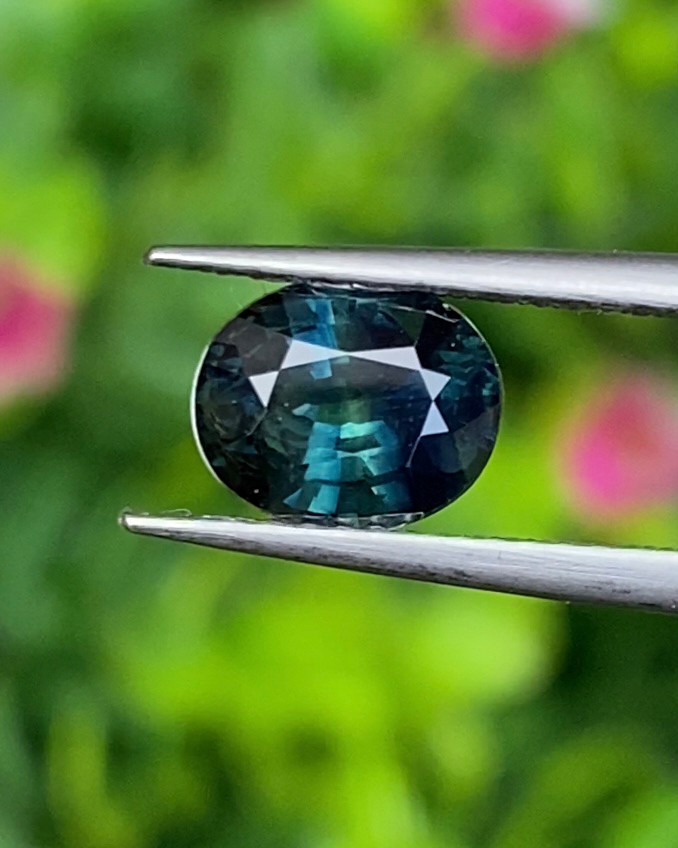 พลอย เขียวส่อง Green sapphire