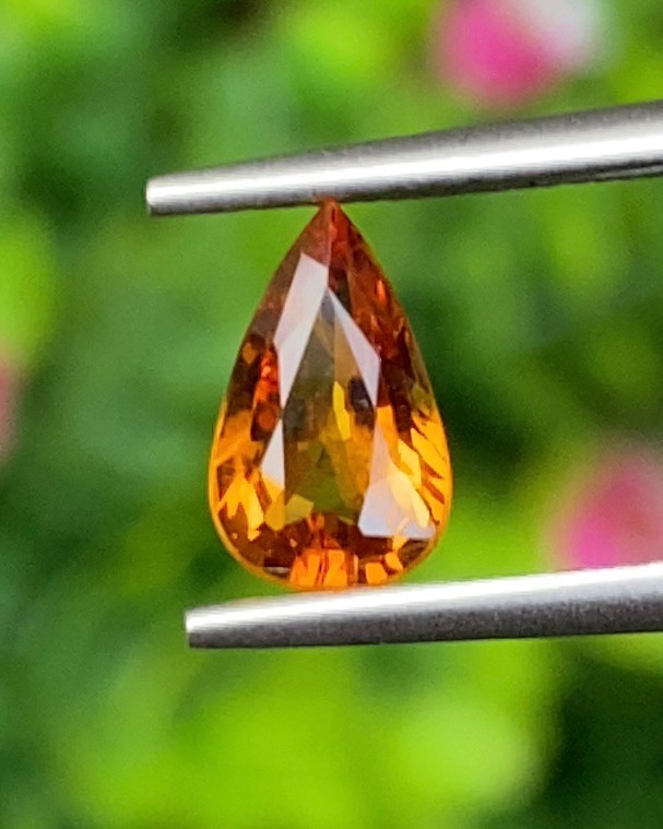 บุษราคัม (Yellow Sapphire)