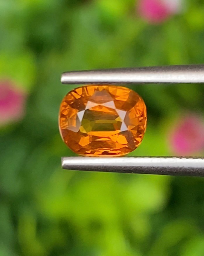 บุษราคัม (Yellow Sapphire)