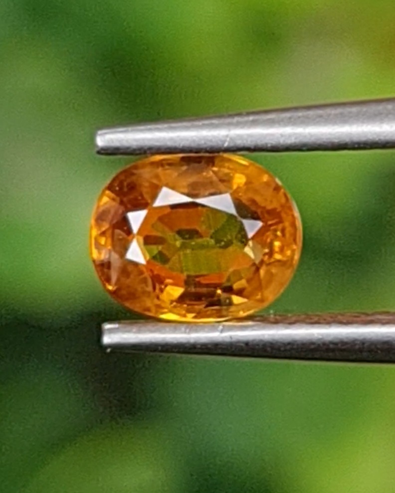 บุษราคัม Natural Yellow Sapphire