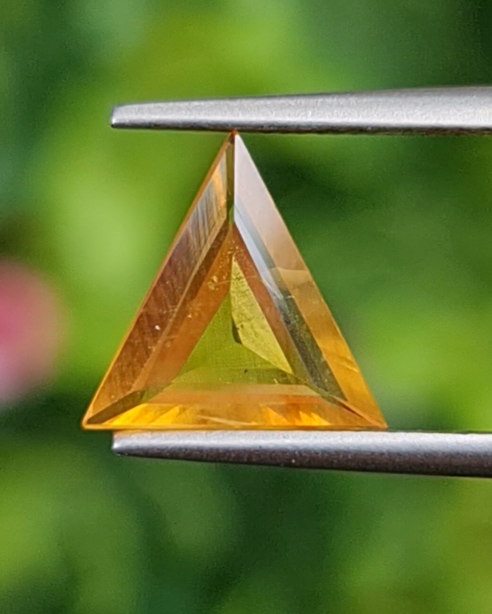 บุษราคัม Natural Yellow Sapphire