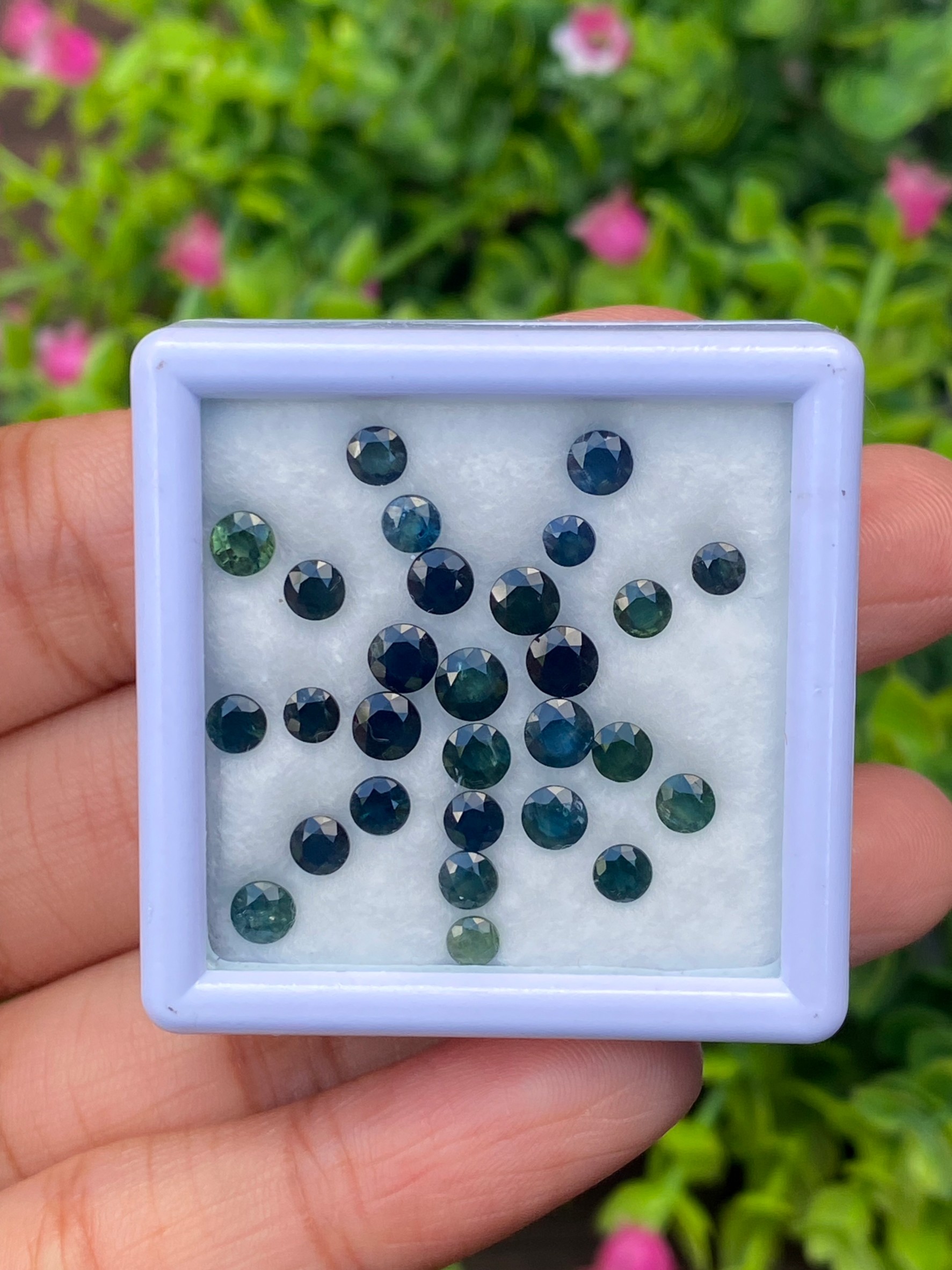 พลอย เขียวส่อง Green sapphire