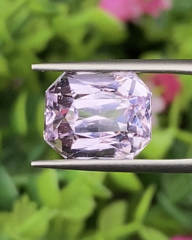 คุนไซท์ Natural Kunzite