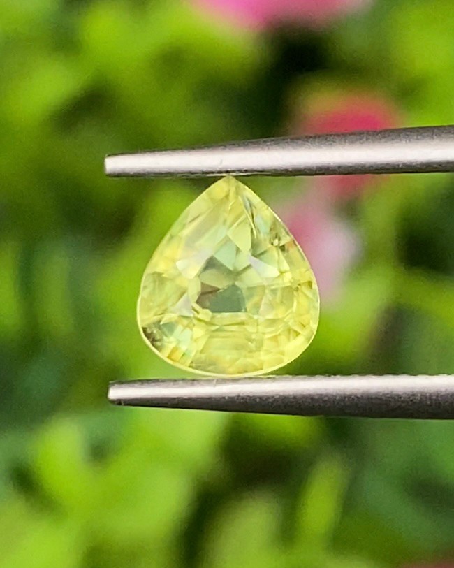 สฟีน Natural Sphene