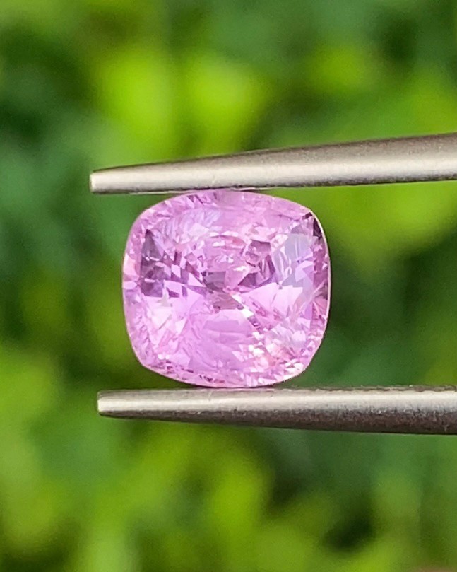 พลอย ชมพู พิ้ง แซฟไฟร์ Pink Sapphire
