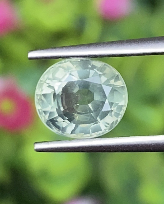 พลอย เขียวส่อง Green sapphire