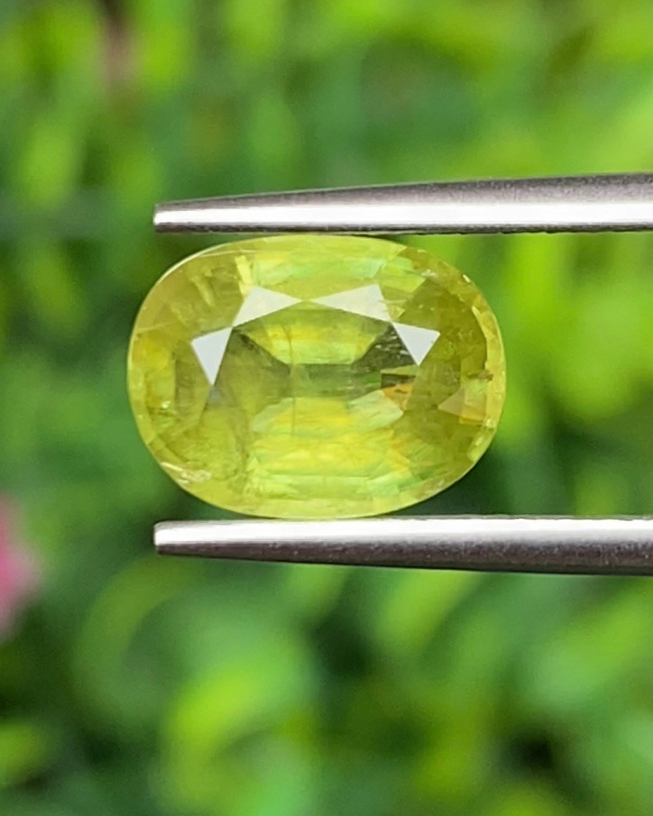 สฟีน Natural Sphene