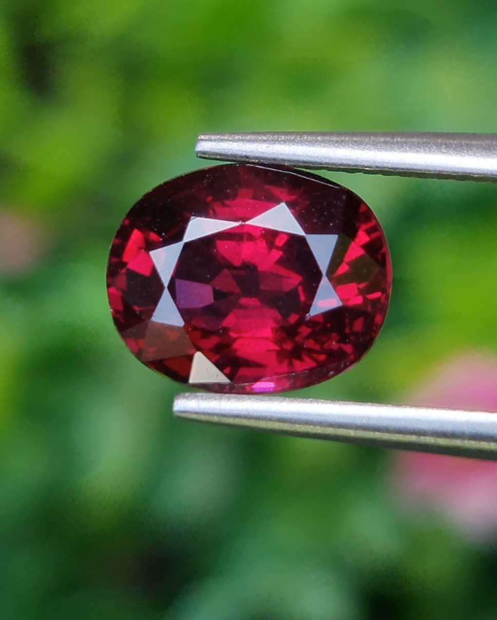 โรโดไลต์ กาเน็ท Natural Rhodolite Garnet