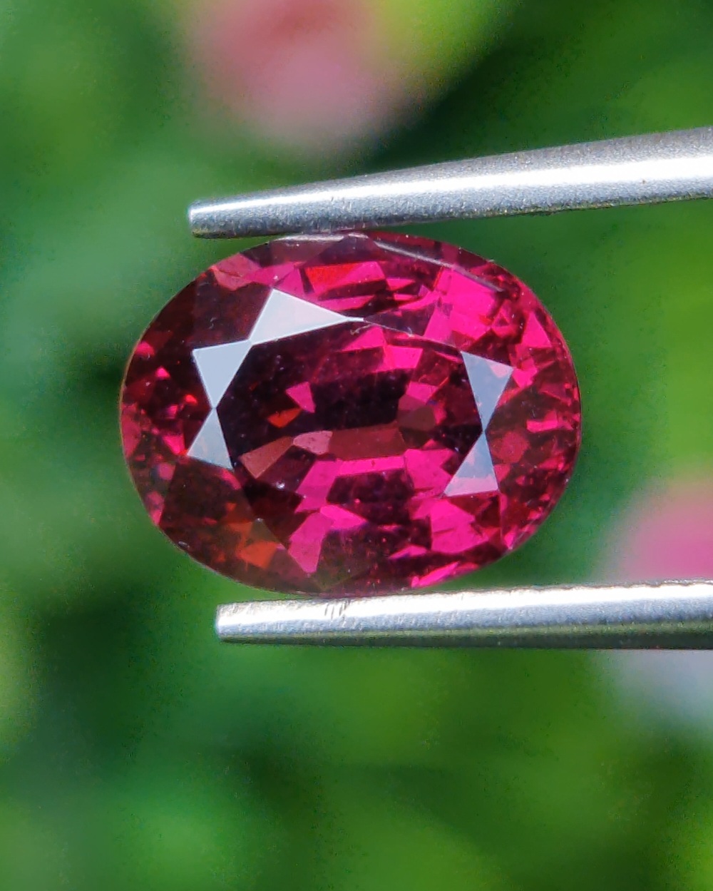 โรโดไลต์ กาเน็ท Natural Rhodolite Garnet