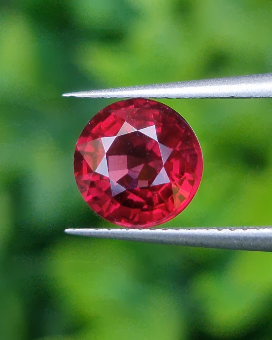 โรโดไลต์ กาเน็ท Natural Rhodolite Garnet