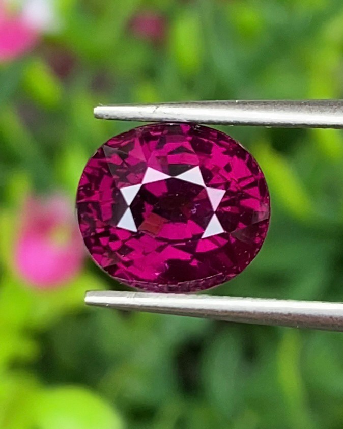 โรโดไลต์ กาเน็ท Natural Rhodolite Garnet