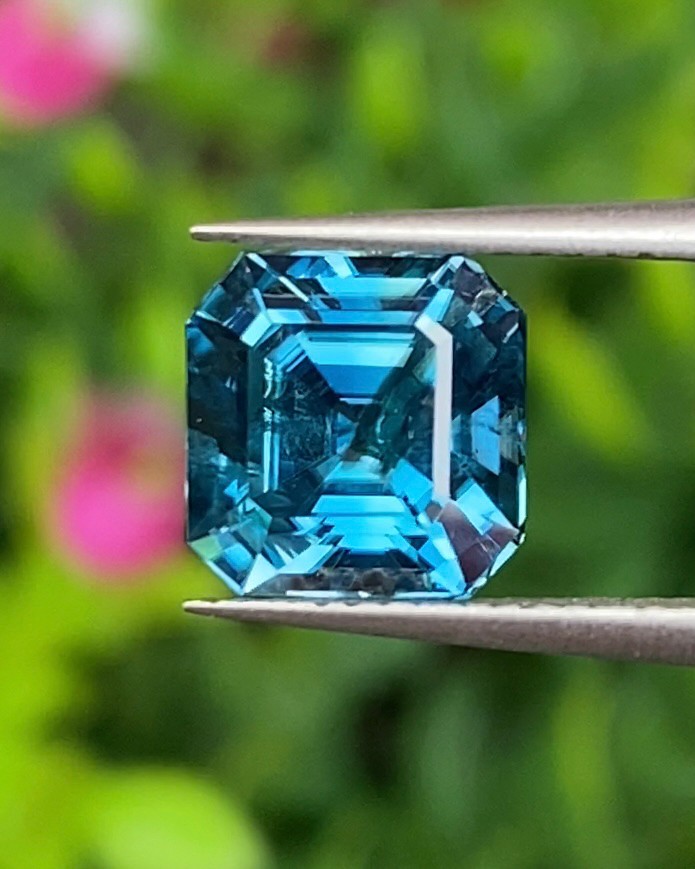 เพทาย Natural Zircon