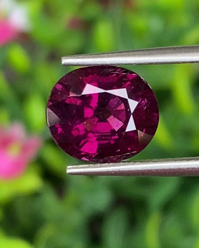 โรโดไลต์ กาเน็ท Natural Rhodolite Garnet