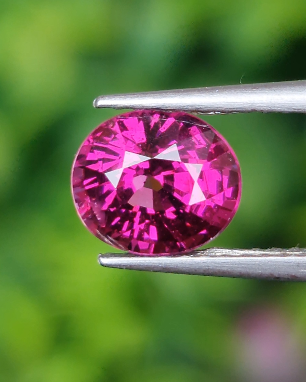 โรโดไลต์ กาเน็ท Natural Rhodolite Garnet
