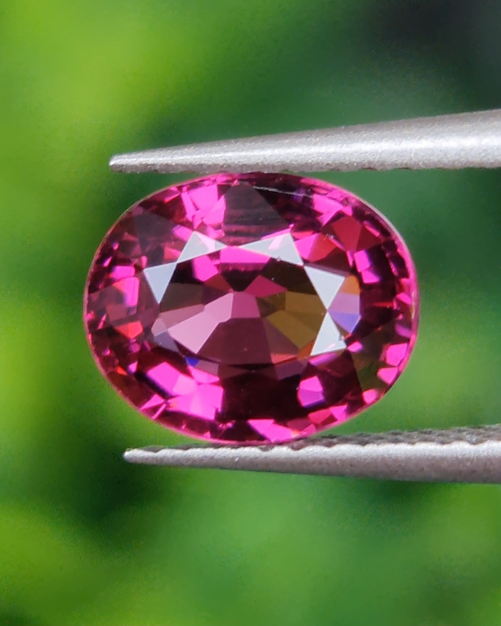 โรโดไลต์ กาเน็ท Natural Rhodolite Garnet