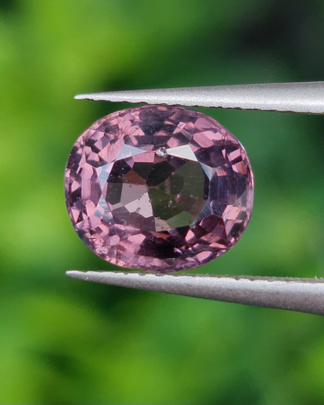 สปิเนล Natural Spinel