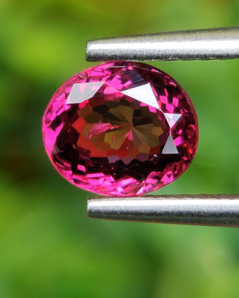 โรโดไลต์ กาเน็ท Natural Rhodolite Garnet