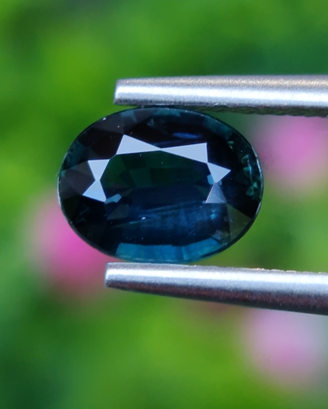 พลอย เขียวส่อง Green sapphire