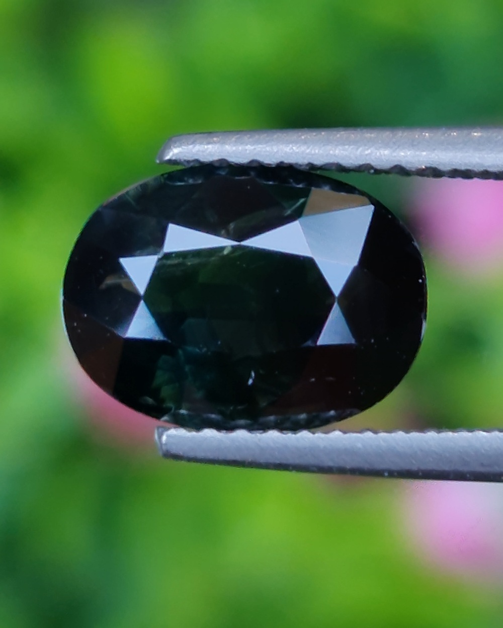 พลอย เขียวส่อง Green sapphire