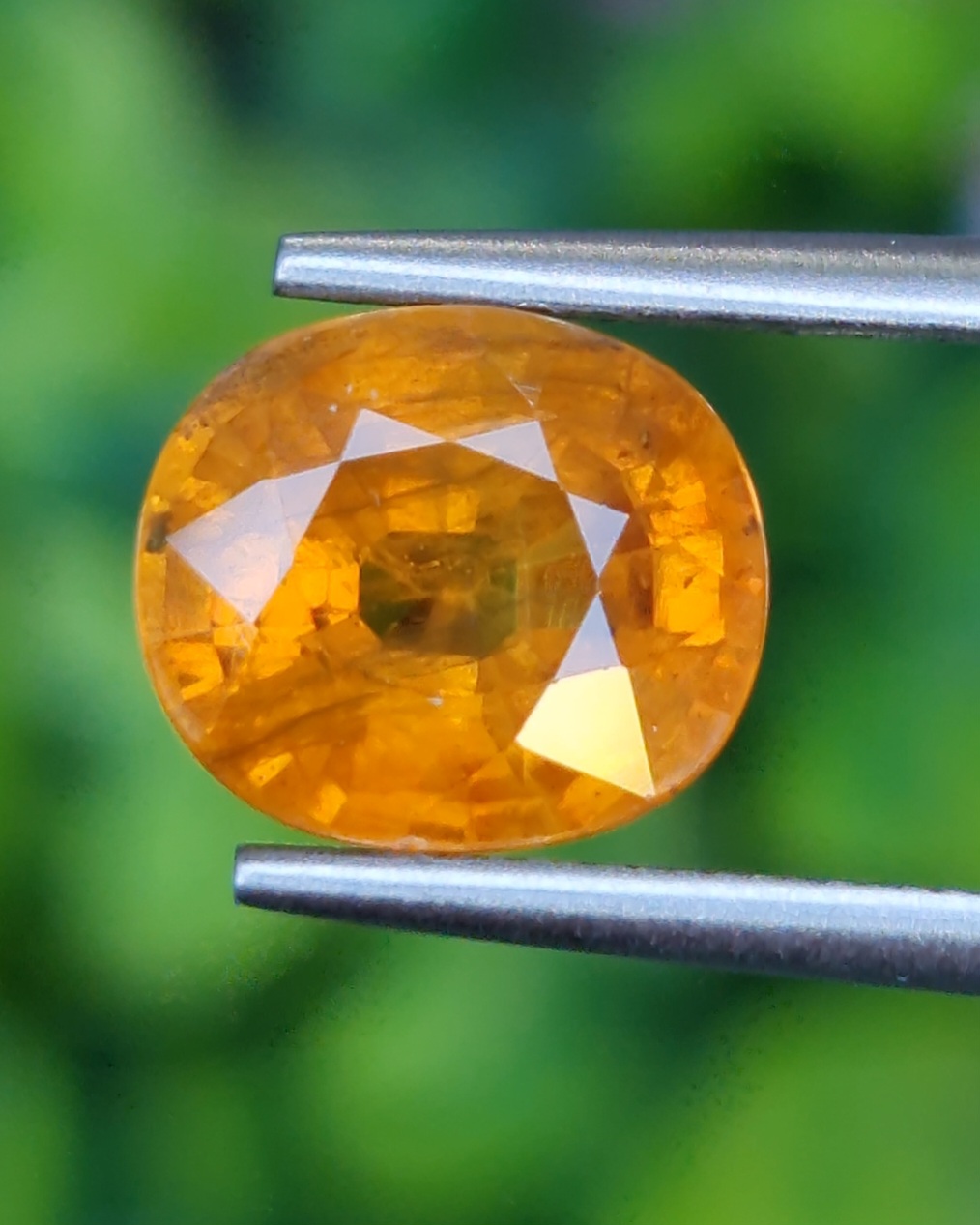 บุษราคัม (Yellow Sapphire)