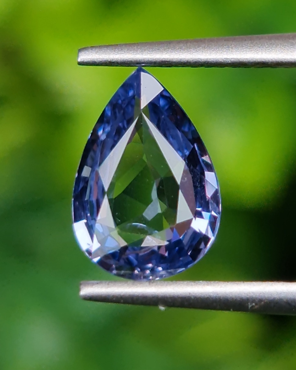 สปิเนล Natural Spinel