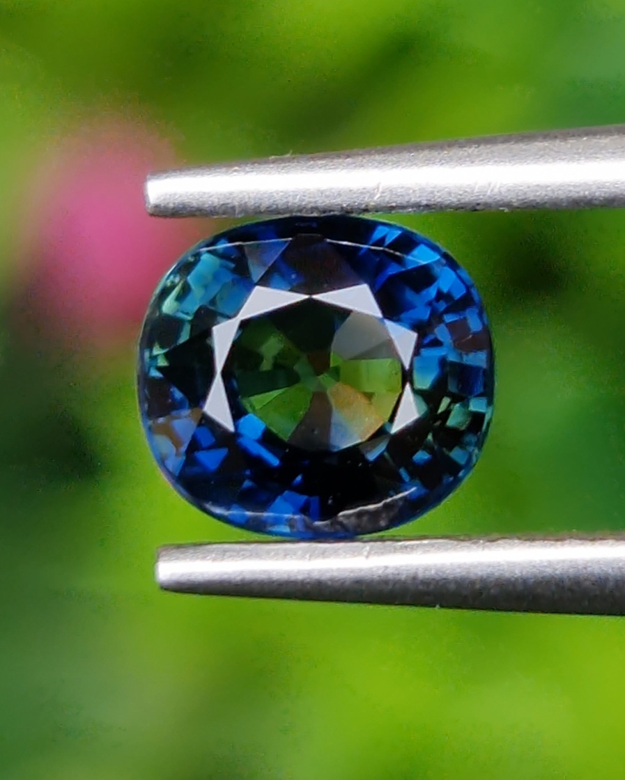 2 สี ไบ-คัลเลอร์ แซฟไฟร์ Natural Bi-Color Sapphire