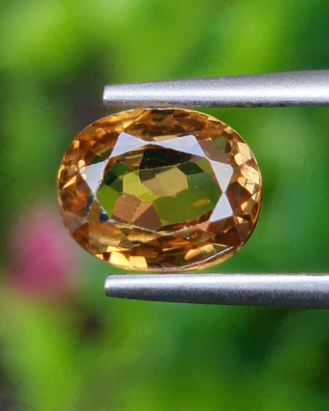 เพทาย Natural Zircon