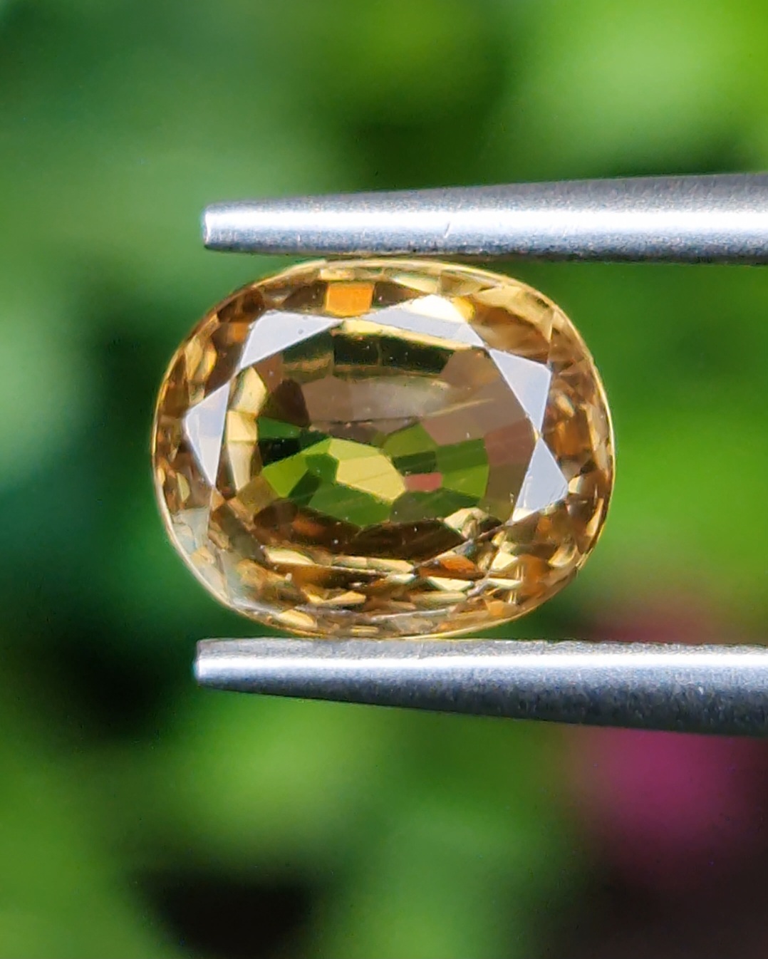 เพทาย Natural Zircon