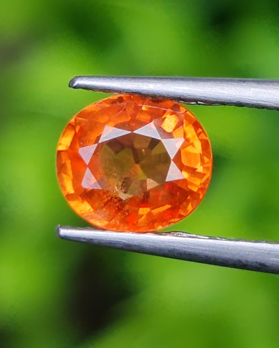 บุษราคัม (Yellow Sapphire)