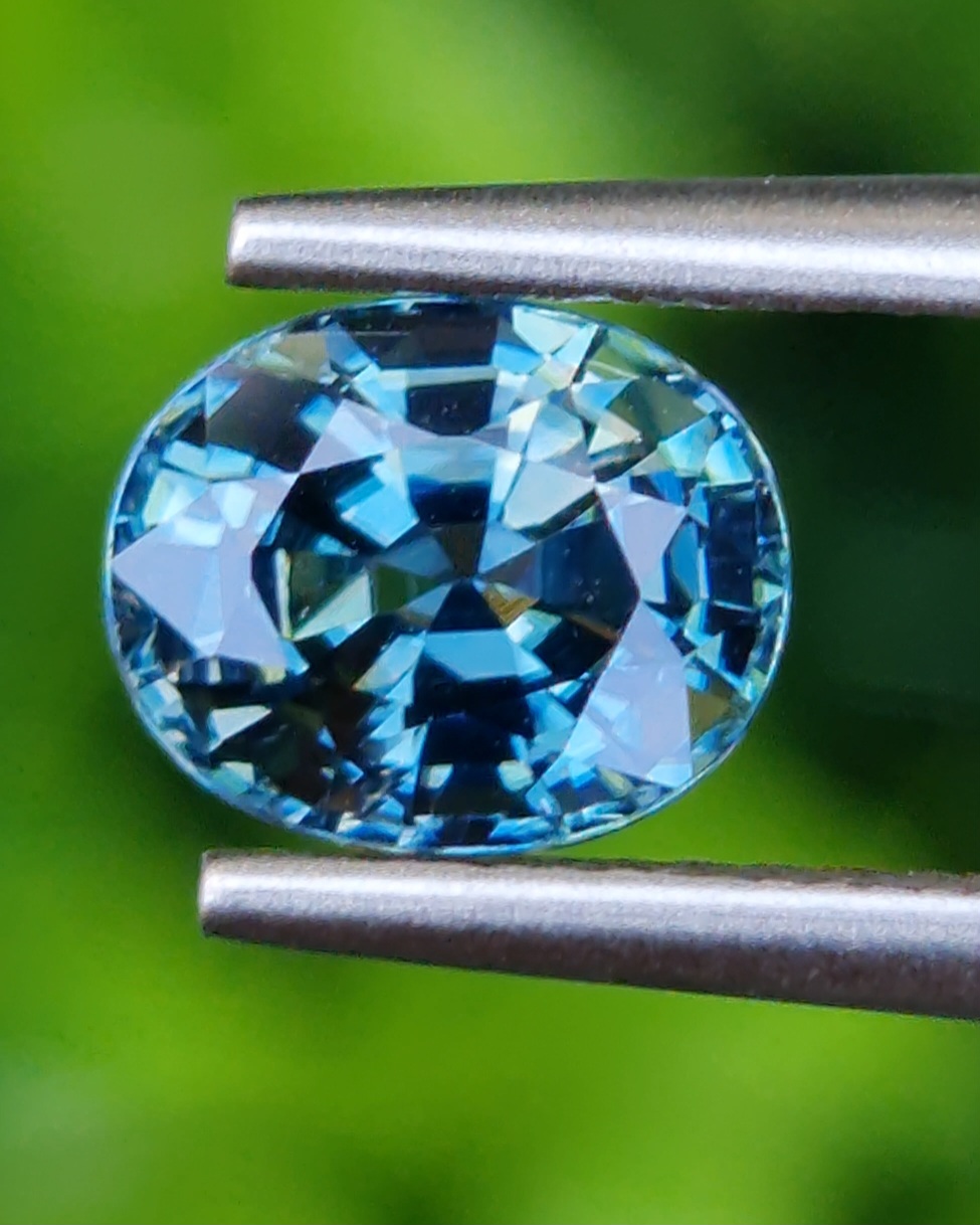 เพทาย Natural Zircon