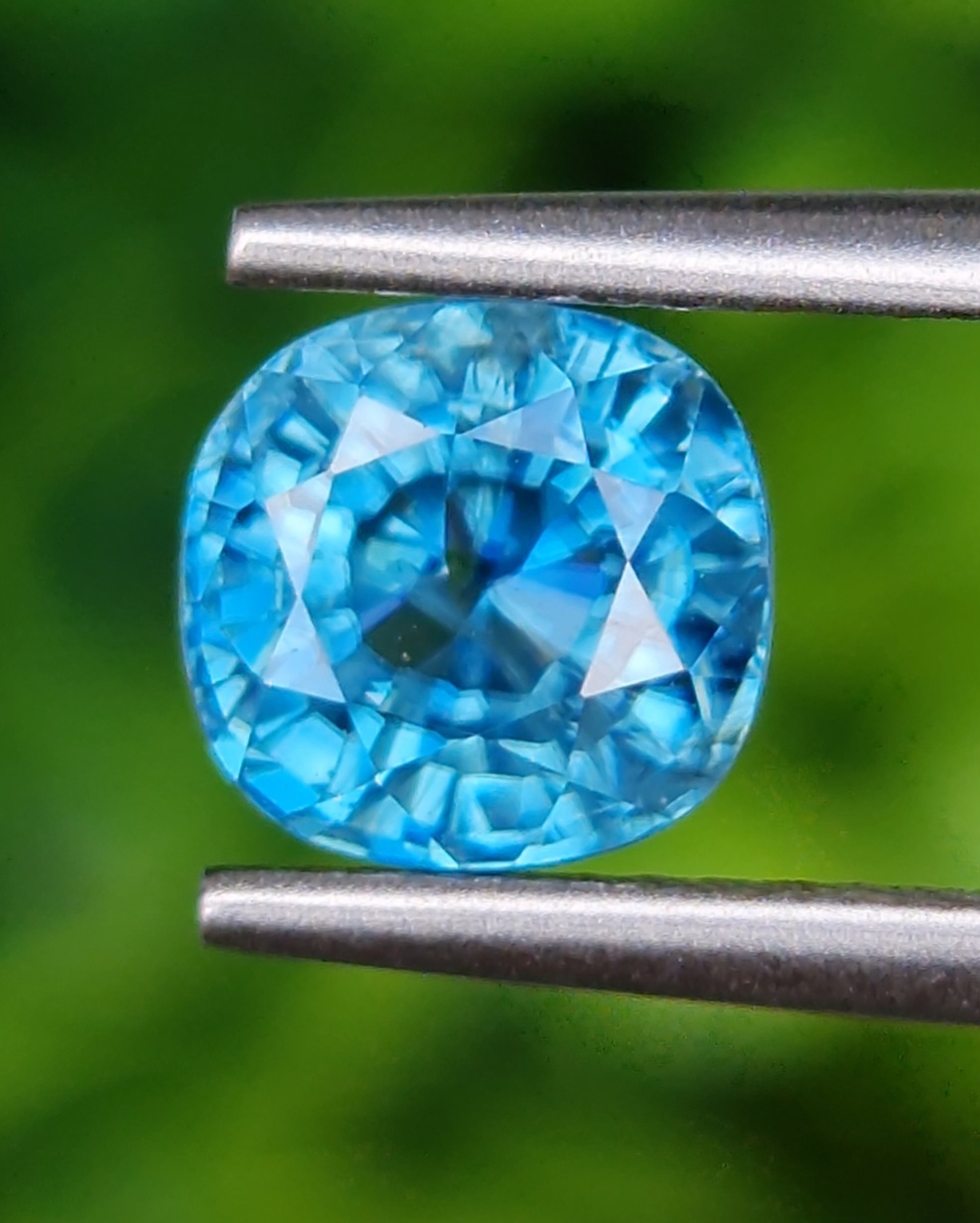 เพทาย Natural Zircon