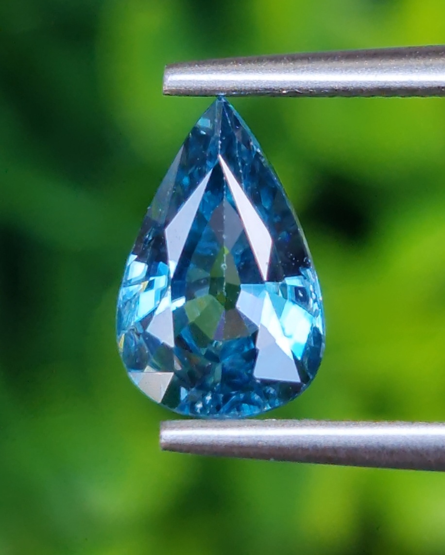 เพทาย Natural Zircon