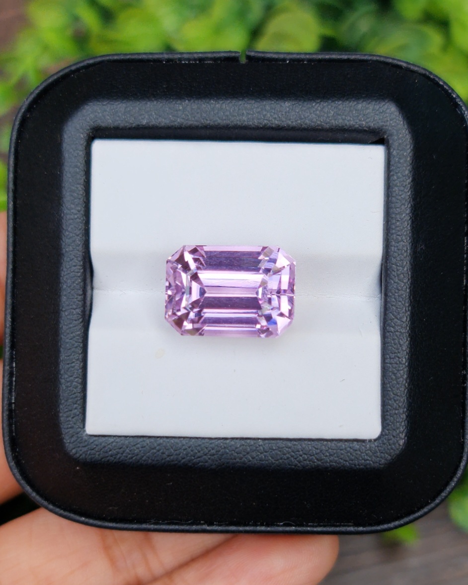 คุนไซท์ Natural Kunzite