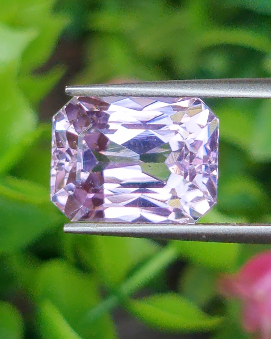 คุนไซท์ Natural Kunzite