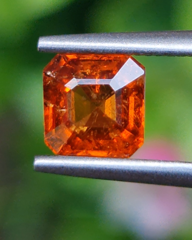 พลอย สเปสซาร์ไทต์ Natural Spessartite Garnet