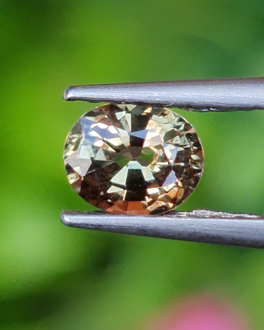 พลอยอเล็กซานไดร์ (Natural Alexandrite Chrysoberyl)