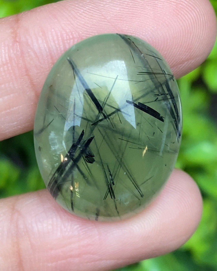 ไหมดำ พรีไนท์ Prehnite with Black tourmaline