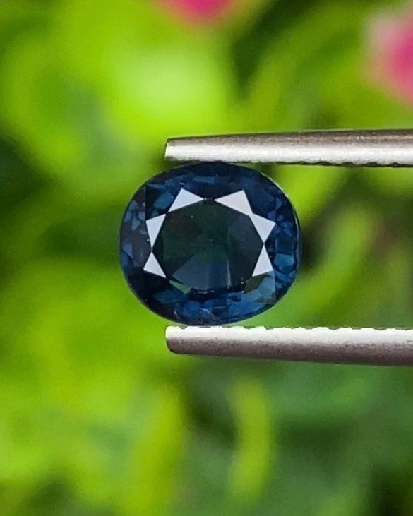 แซปไฟร์สีน้ำเงินอมเขียว Teal Sapphire
