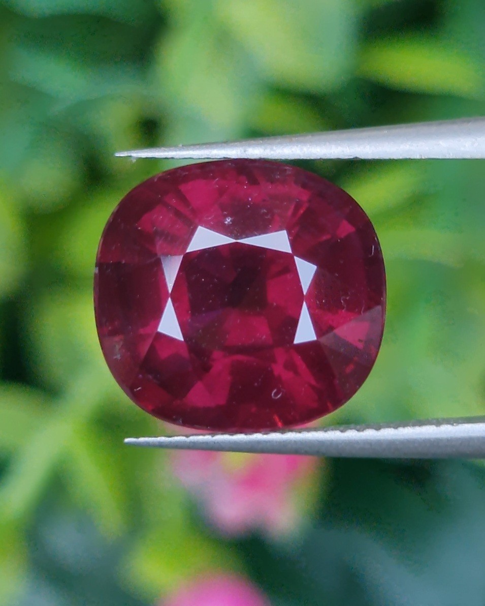 โรโดไลต์ กาเน็ท Natural Rhodolite Garnet